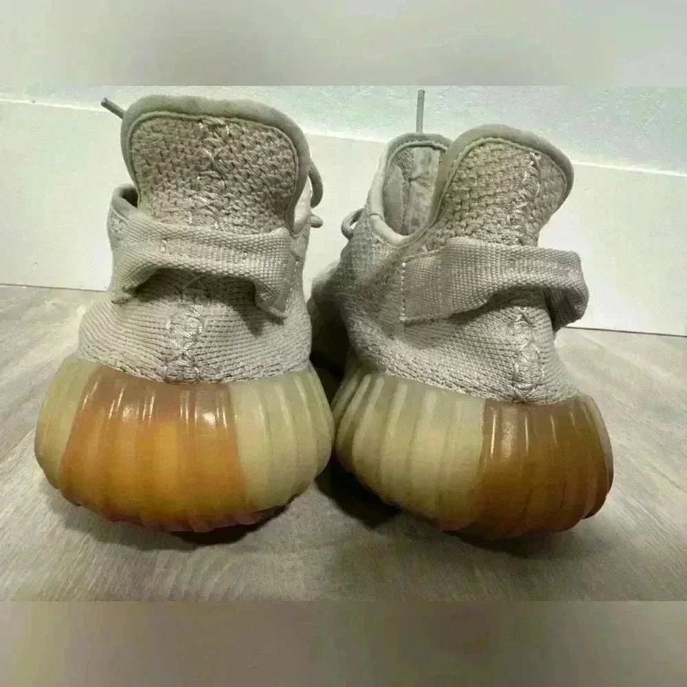 Adidas Yeezy Boost 350 V2 Light Mono Tone Light Grey Sneakers Size 9